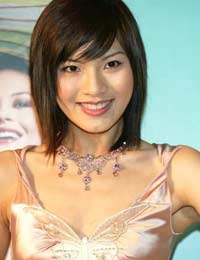 塑身:美丽见证 女星丰胸有良方